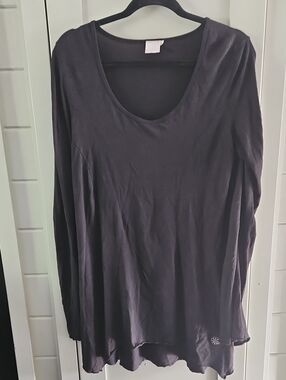 ONE LOVE Black Scoop Neck Tee RAW HEM FLARE BOTTOM SLIT SLEEVE SZ.L Ptp21 L33